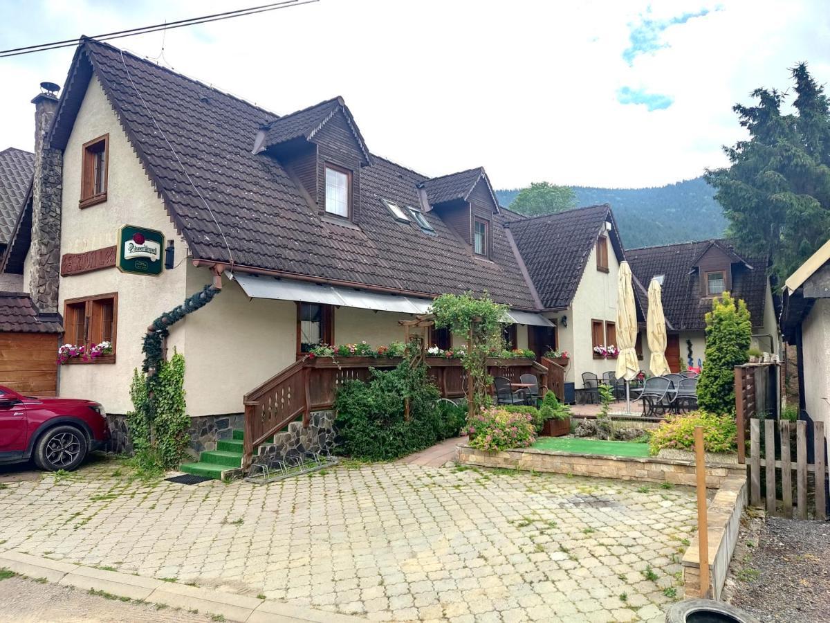 Penzion Lestiny Buitenkant foto